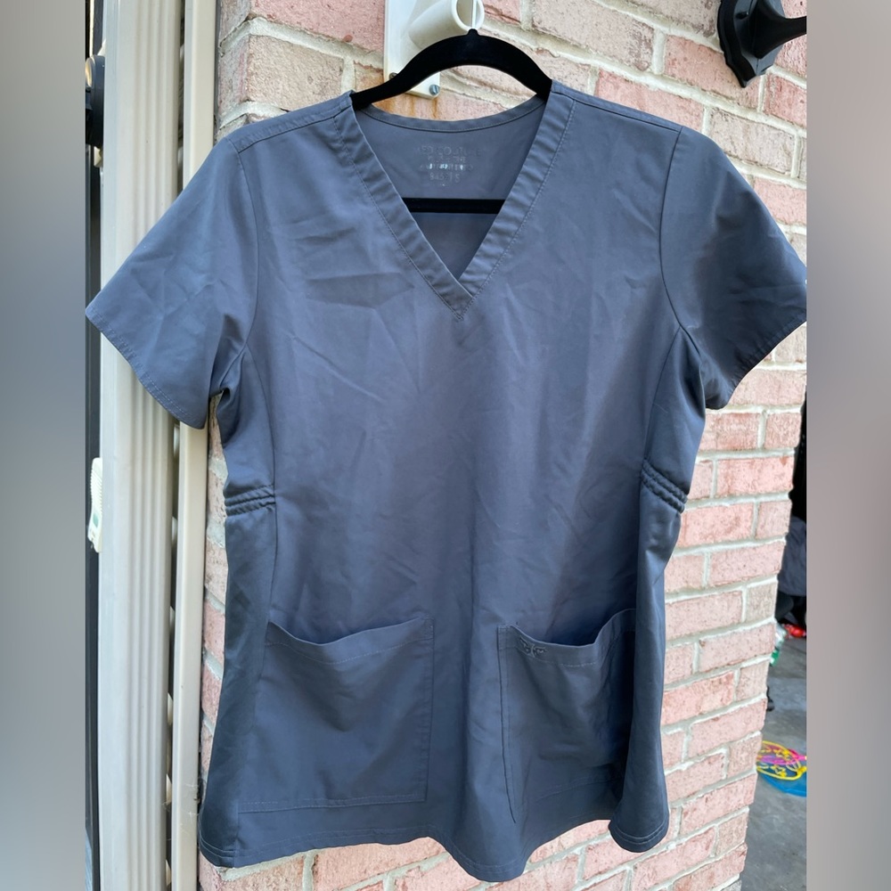 Med Couture maternity scrub top